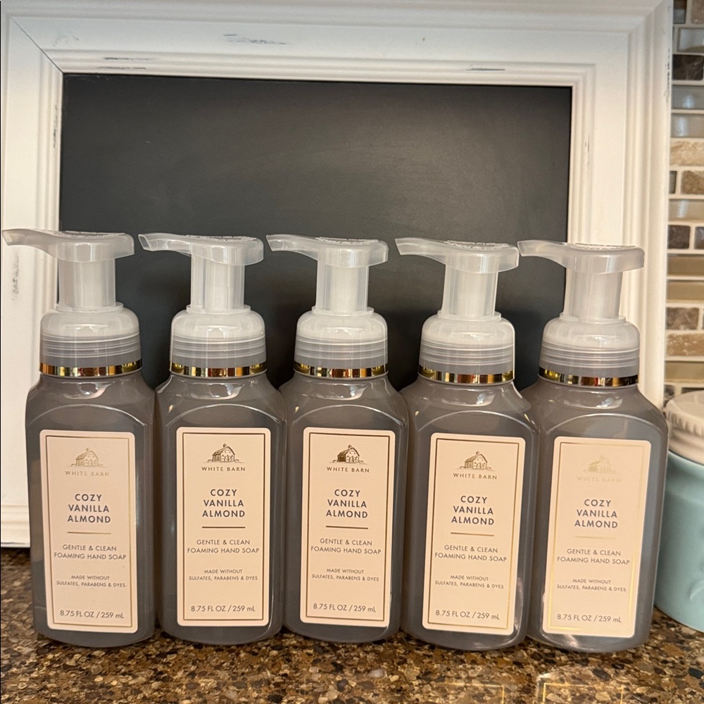 Bath & Body Works Cozy Vanilla Almond Foaming Hand Soap Lot of 5